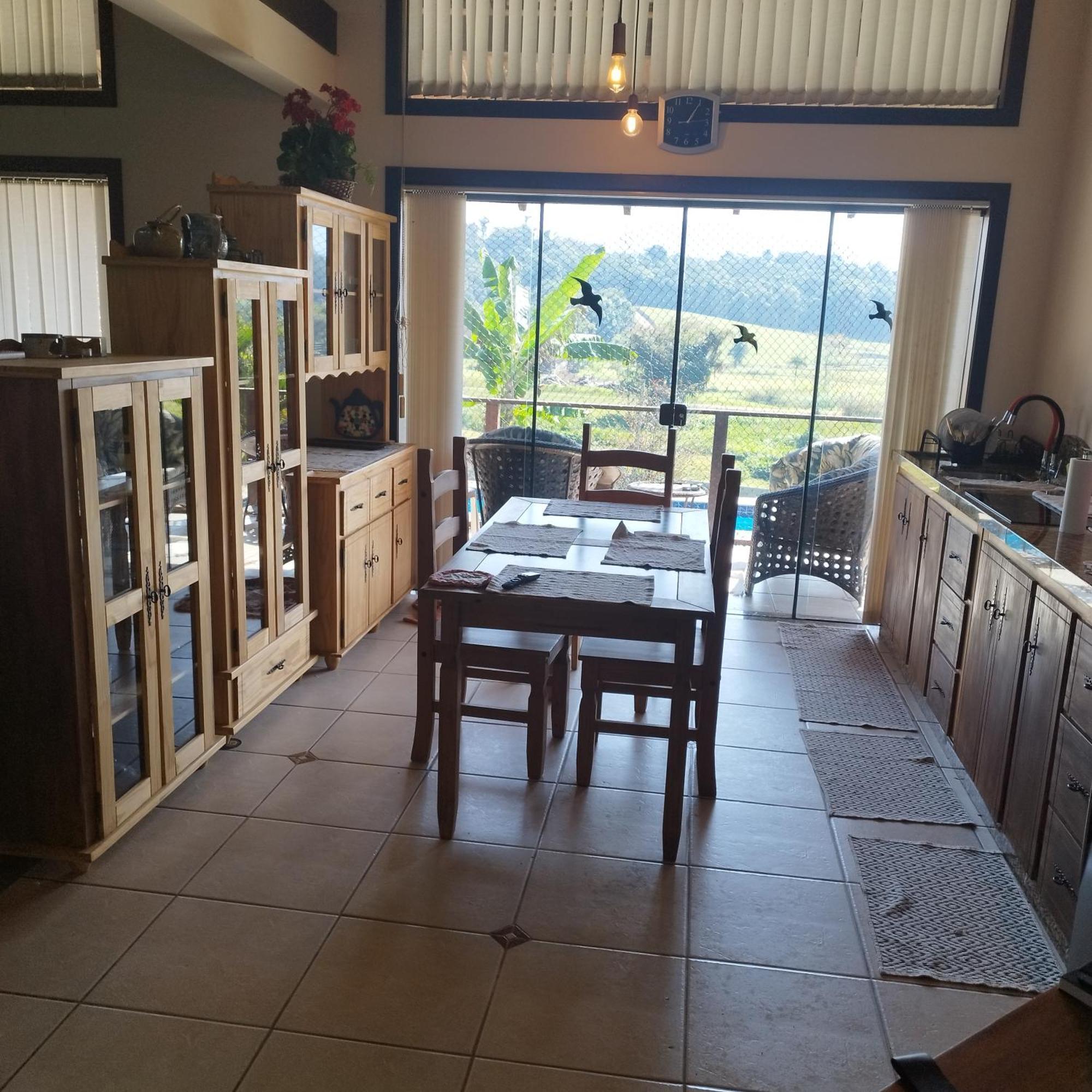 Casa Suica Familia 4 P Master Quarto em Acomodações Particulares Pomerode